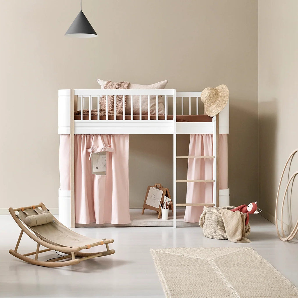 Letto a Soppalco Basso Wood Mini + Low Loft Bed Bianco e Legno Oliver Furniture - Decochic
