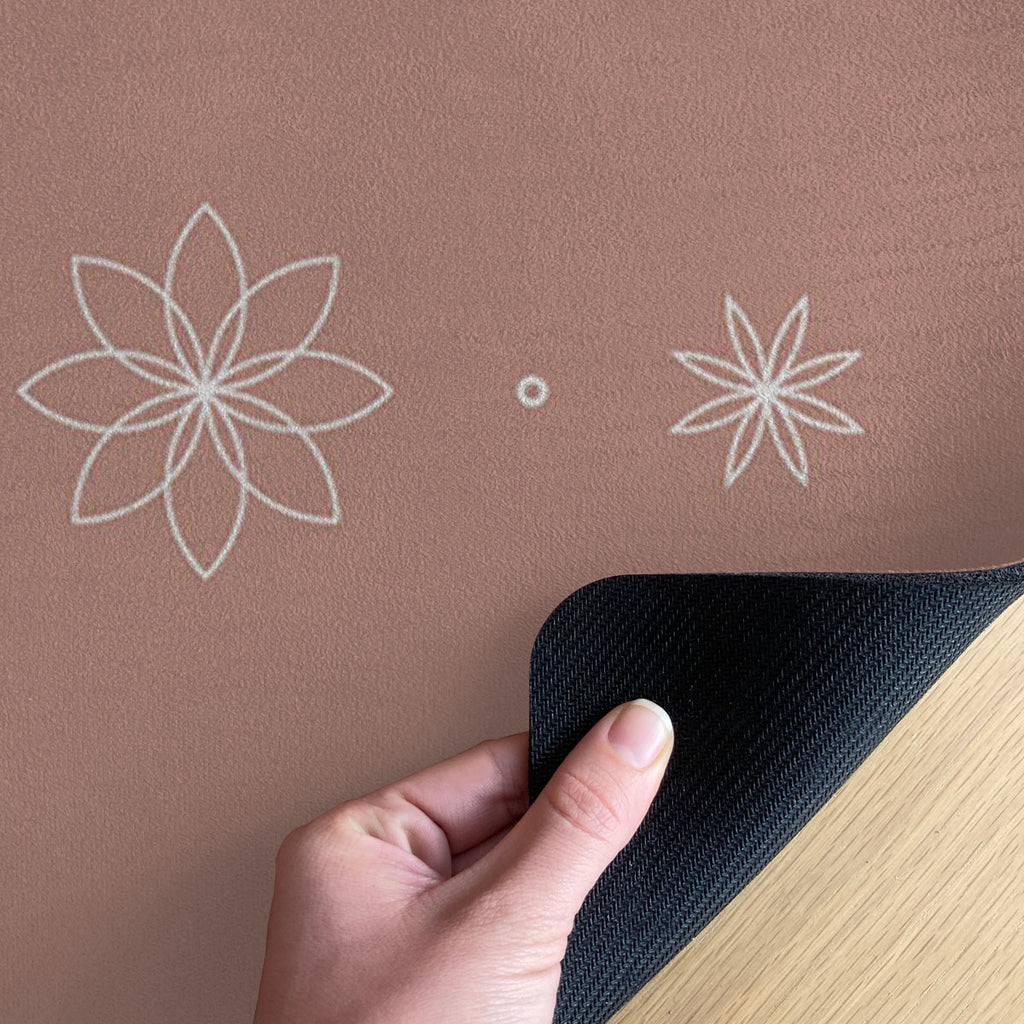 Tappeto Yoga Rosa Lotus Embrace-Più Dimensioni Disponibili - Decochic