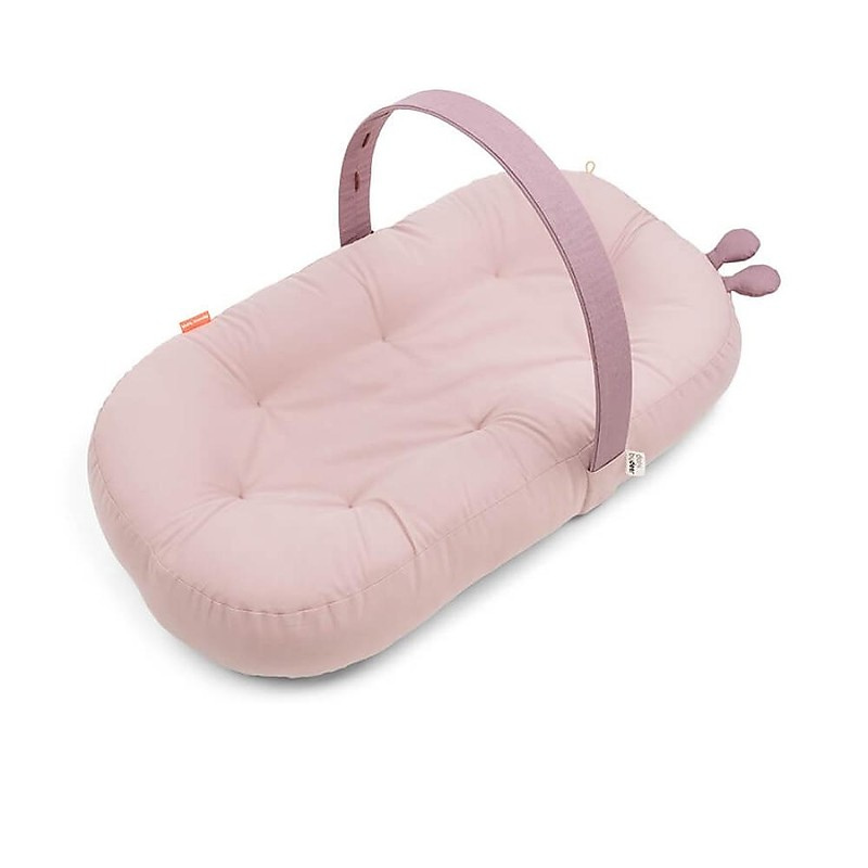 https://decochic.it/cdn/shop/products/lettino-portatile-neonato-rosa-done-by-deer.png?v=1672751570